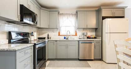 Entire Private Family Home - Minutes to Expo Center, Bourbon Tours, Derby