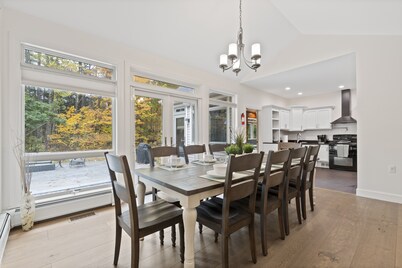 Luxurious Lake George Getaway