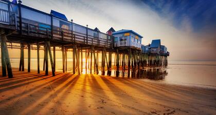 4-bedroom vacation home steps to Old Orchard Beach Pier