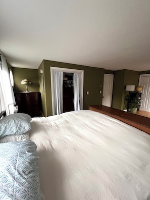 4 habitaciones, tabla de planchar con plancha, wifi y ropa de cama