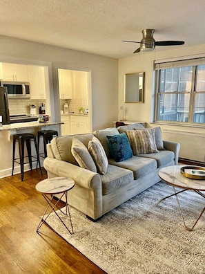 TV, offices - FIFA 2026 Walk to Stadium | 1BR Unit 15A ATL (Atlanta)