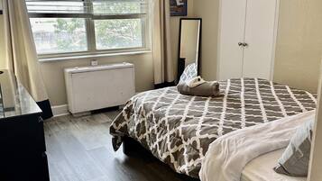 1 bedroom, iron/ironing board, travel crib, WiFi