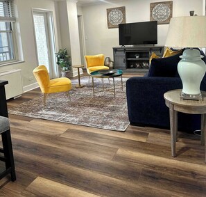 テレビ、書斎 / ワークスペース