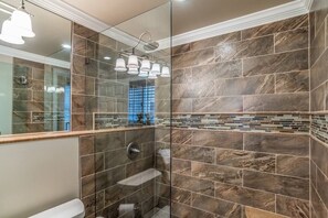 Bruser, hårtørrer, håndklæder