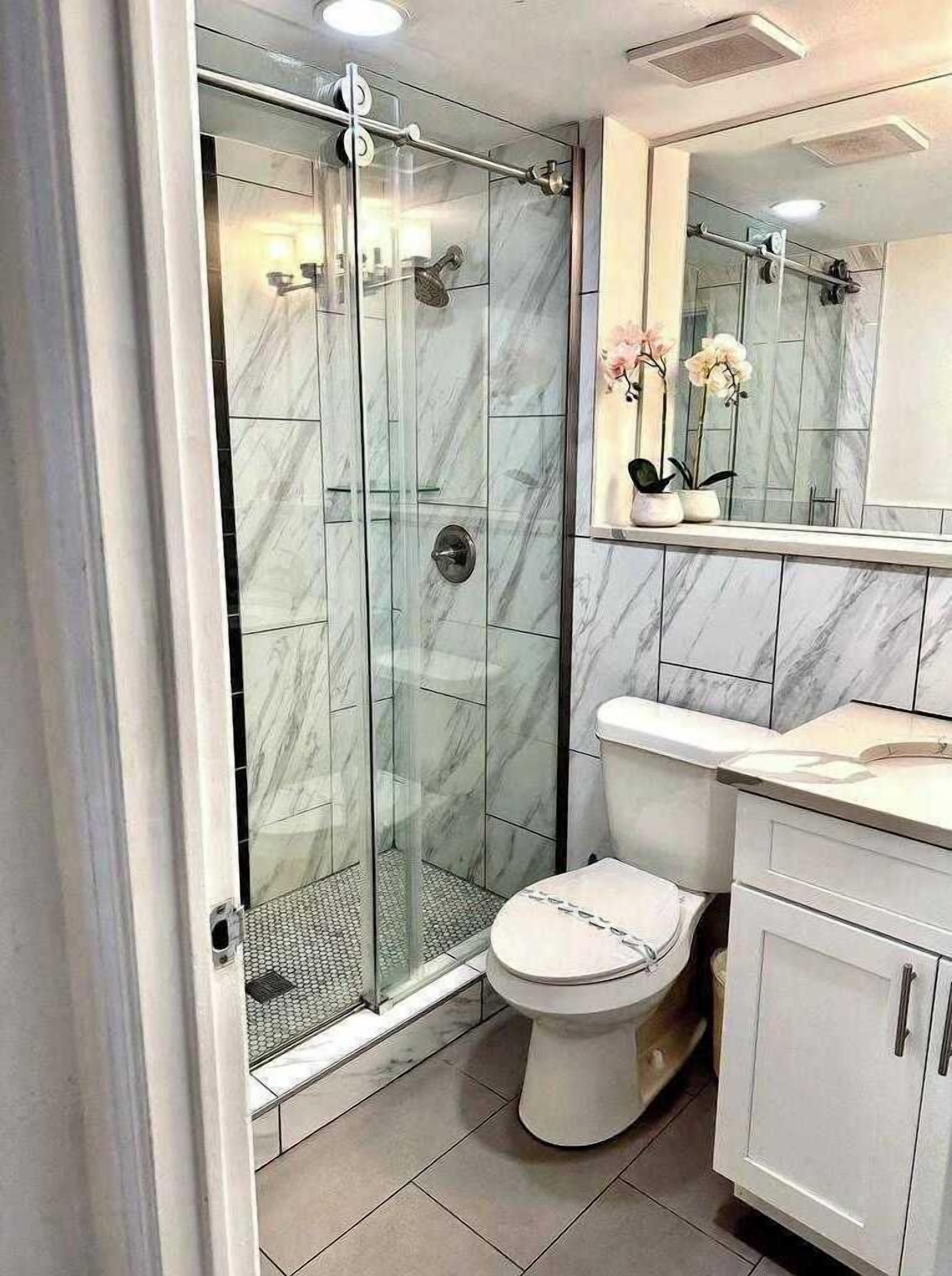 Dusche, Haartrockner, Handtücher