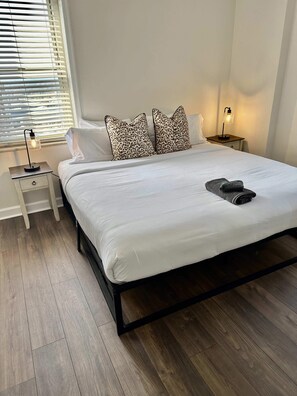 1 slaapkamer, een strijkplank/strijkijzer, reisbedje, wifi