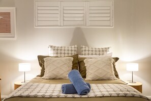 4 bedrooms, iron/ironing board, free WiFi, bed sheets