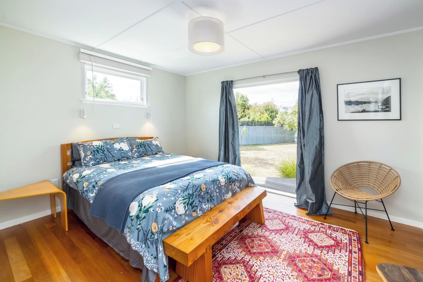 3 bedrooms, iron/ironing board, WiFi (free), bed sheets
