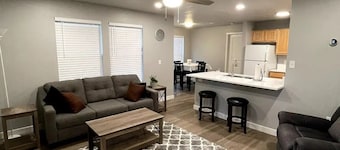Renovated and Comfortable-South Meridian. Close to everything.