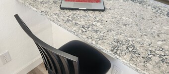 2BR Gem: Modern Comfort & Style