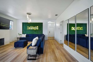 Interior - Near Brickell, Private Pool, Outdoor Cinema, Grill (Miami)