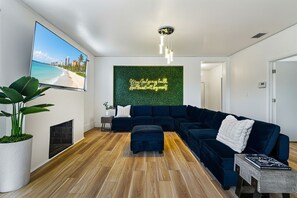 Smart TV, video games