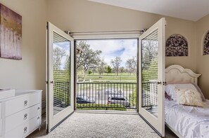 2 bedrooms, desk, iron/ironing board, travel cot
