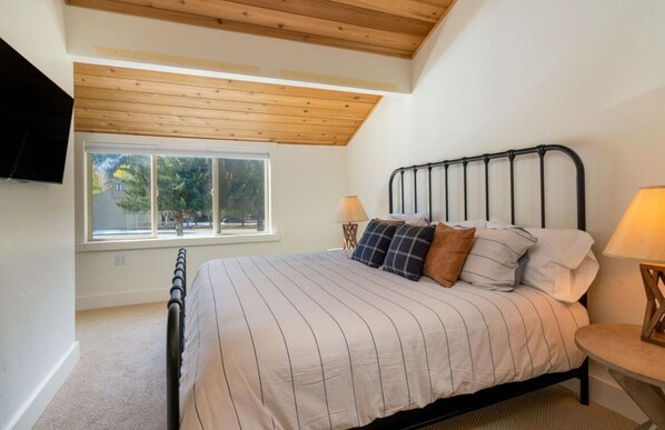 2 bedrooms, in-room safe, desk, free WiFi