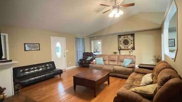 Smart TV, fireplace, DVD player