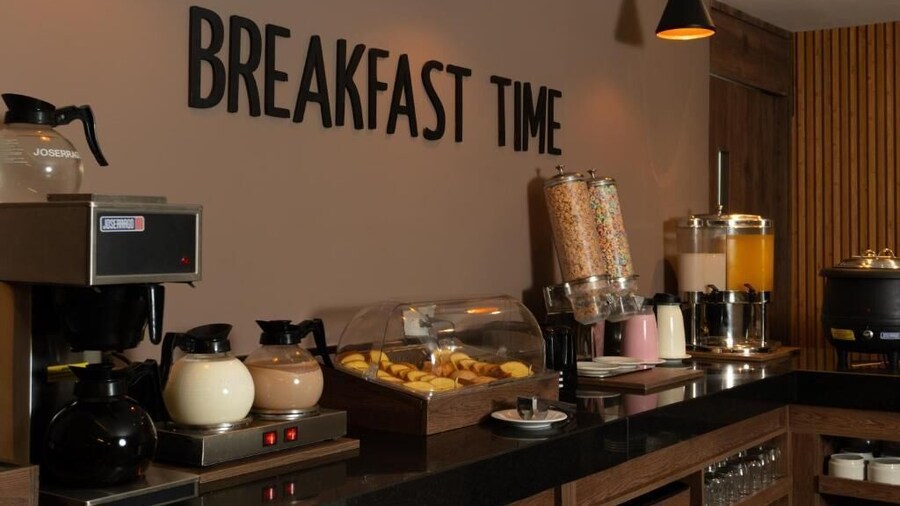 Hotel ByHours Las Americas