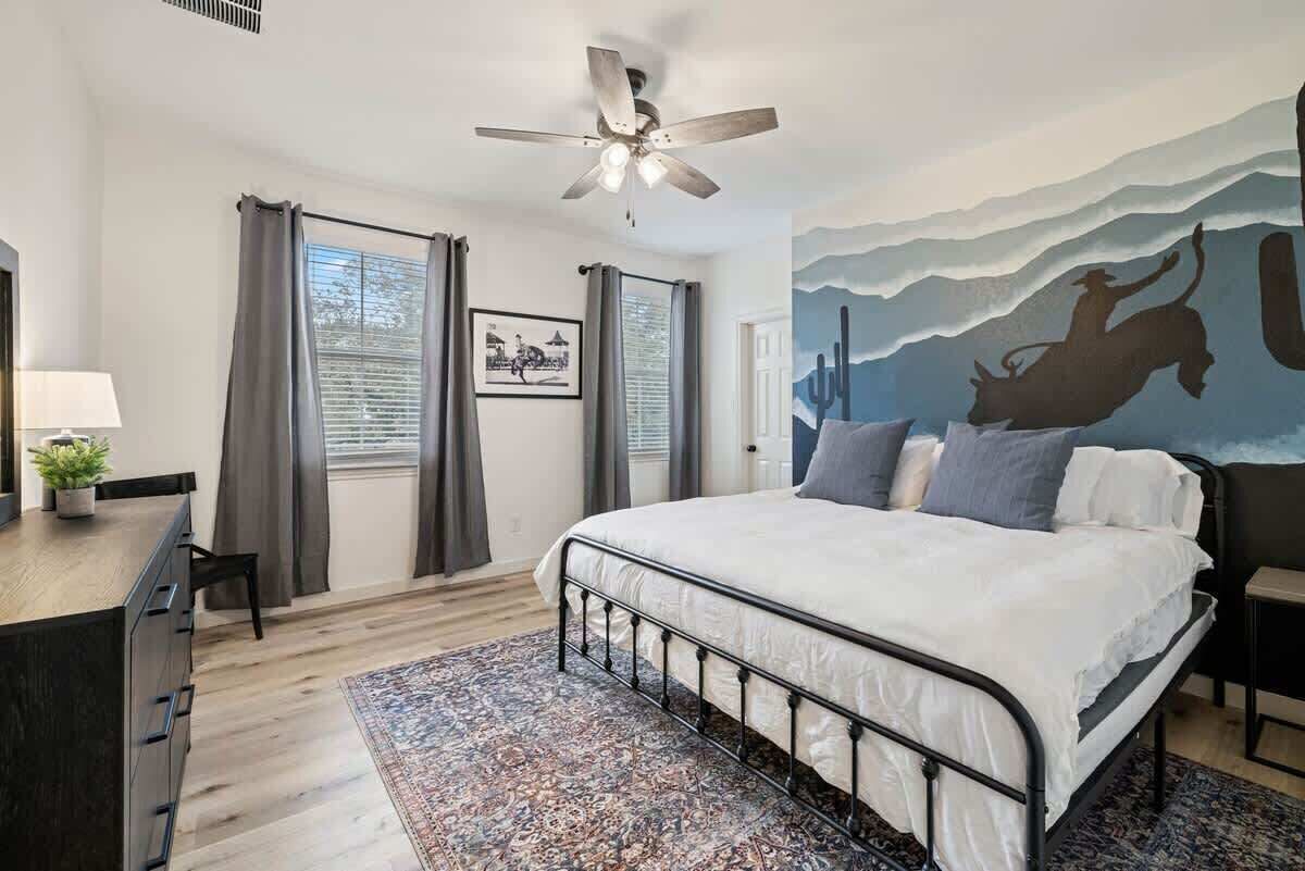 4 bedrooms, iron/ironing board, travel crib, WiFi (free)