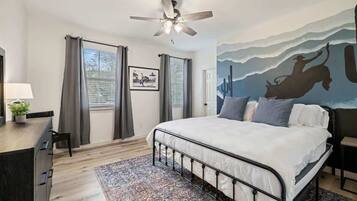 4 bedrooms, iron/ironing board, travel crib, WiFi (free)