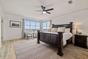 4 عدّة غرف نوم ومكواة/لوح كي وسرير سفر وواي فاي مجانًا