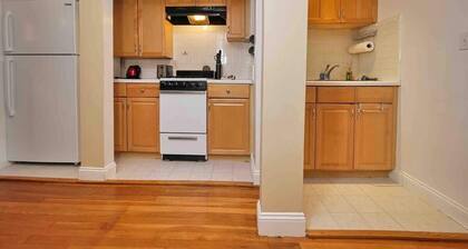 Affordable & Furnished Comfy Oakland Apt