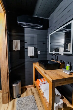 Bathroom - Dome under the stars pool/hottub (Athens)