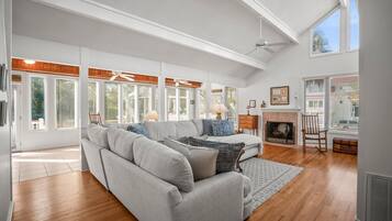 House, Multiple Beds, Kitchen | Living area | 42-inch flat-screen TV with cable channels, TV