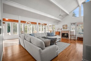 House, Multiple Beds, Kitchen | Living area | 42-inch flat-screen TV with cable channels, TV - Spacious 4 Bed, 3 Bath Home in Prime Location w/ Breathtaking Marsh Views (Fripp Island)