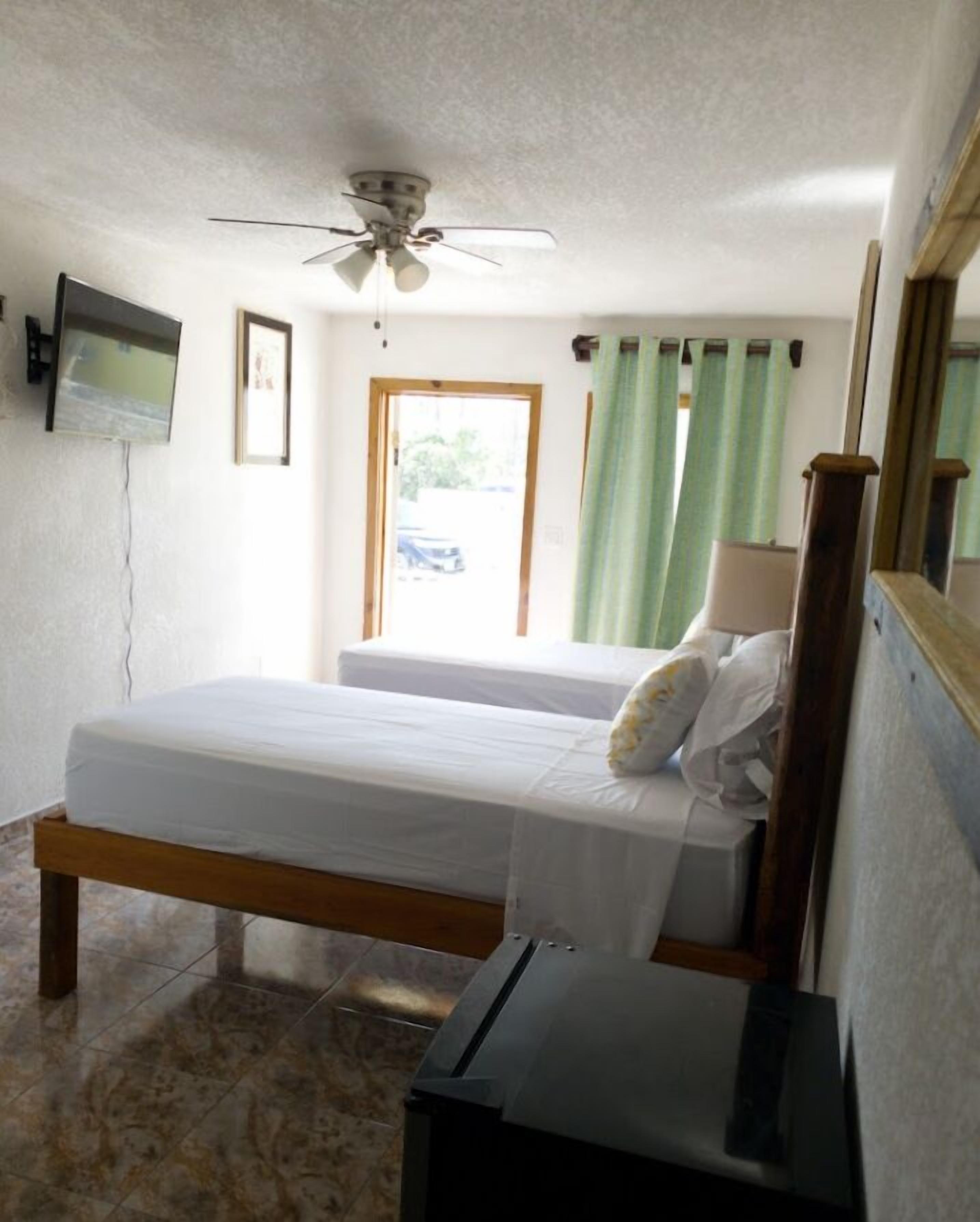 أسرّة بطبقة علوية مريحة وستائر تعتيم وواي فاي مجانًا