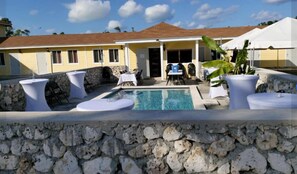 Outdoor pool - Rj's Oasis (Nicholls Town)