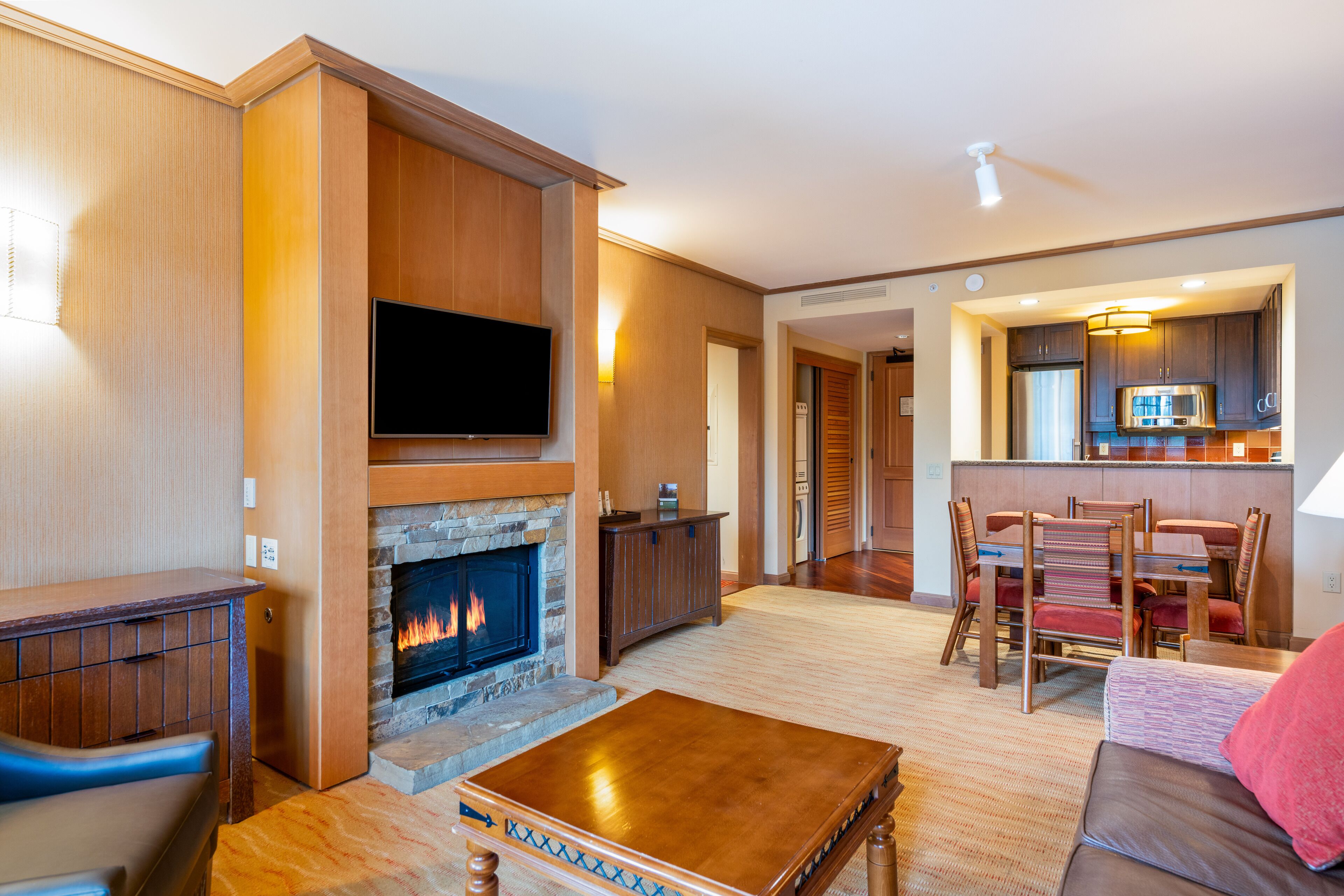 Cozy TWO Bedroom In Suncadia Lodge with Kitchen & Balcony