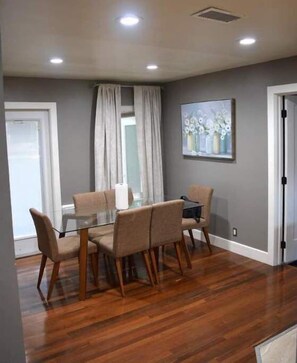 Dining - Private Pool Paradise in South Congress (Austin)