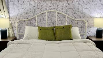 3 Schlafzimmer, Zimmersafe, Schreibtisch, Bügeleisen/Bügelbrett