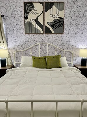 3 habitaciones, caja de seguridad en la habitación y escritorio 