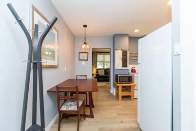 Private Nest Getaway - street access studio apt