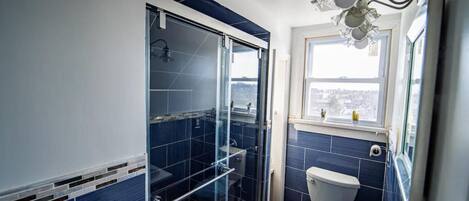 Handtücher, Seife, Toilettenpapier