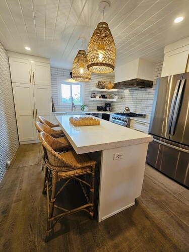 Newly Renovated, Little Palm Cottage with dock slip, Elbow Cay 