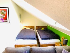 3 bedrooms, iron/ironing board, free WiFi