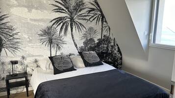 3 slaapkamers, een strijkplank/strijkijzer, gratis wifi, beddengoed