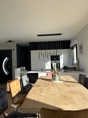 Dining - Perle des Abers, Profitez de Cette Charmante Maison de Vacances Avec vue mer (Saint-Pabu)