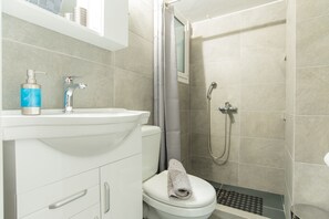 Hair dryer, towels, soap, shampoo - Home Sweet Home. (Kesariani)