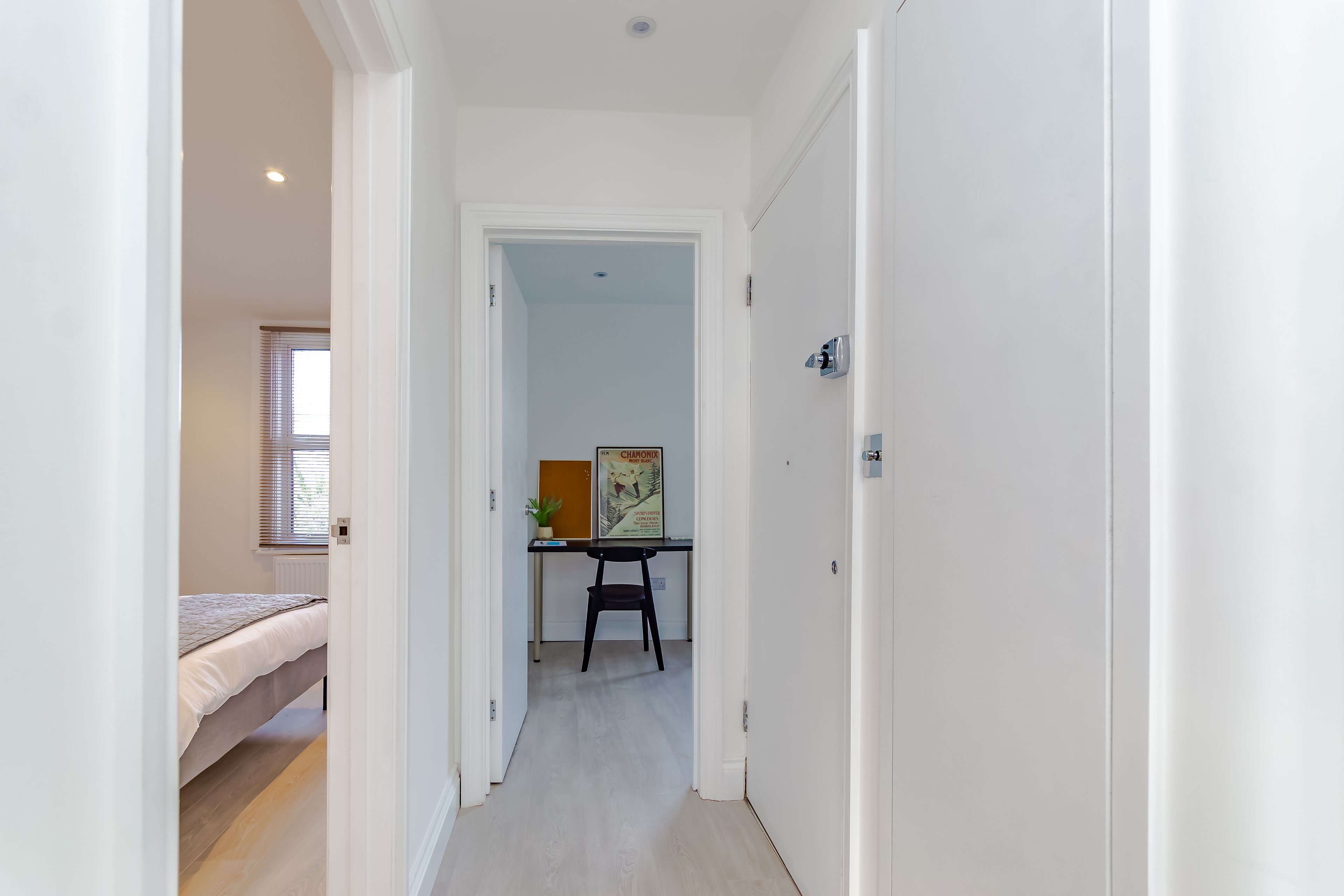 1 habitación, tabla de planchar con plancha, wifi y ropa de cama 