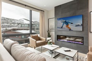 TV, fireplace - Luxury Ski In/Out. Mtn Views, Pool, Amenities! (Avon)
