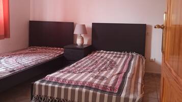 2 bedrooms, in-room safe, iron/ironing board, free WiFi