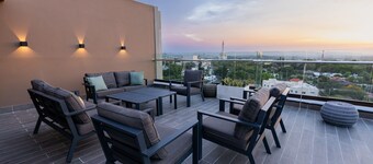 Modern 2BR in La Trinitaria, Sti No Cleaning Fee!