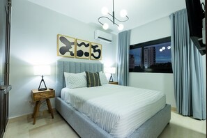 2 habitaciones, escritorio, tabla de planchar con plancha y wifi