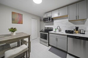 Fridge, microwave, oven, stovetop - Cozy 2BD Apartment Near Ferndale (Hazel Park)