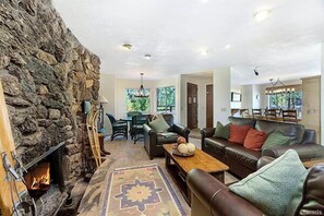 Unclassified image, 2 of 17, button