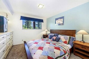 Unclassified image, 5 of 17, button - 3809 Azure Avenue (South Lake Tahoe)