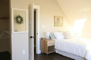 3 chambres, fer et planche à repasser, lit parapluie, Wi-Fi gratuit