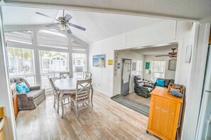 TV - 158 Gulf Dr. - Fabulous 2 bed, 2 bath with Loft & Golf Cart! (Panama City Beach)